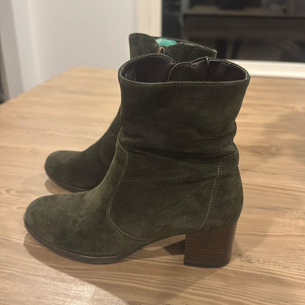Green side booties with small heel size 7.5